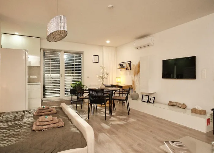 Doboz Apartments
